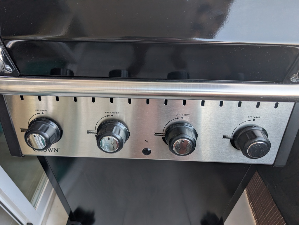 Broil King Crown 410 – Barbacoa de gas de 4 quemadores – Seminueva