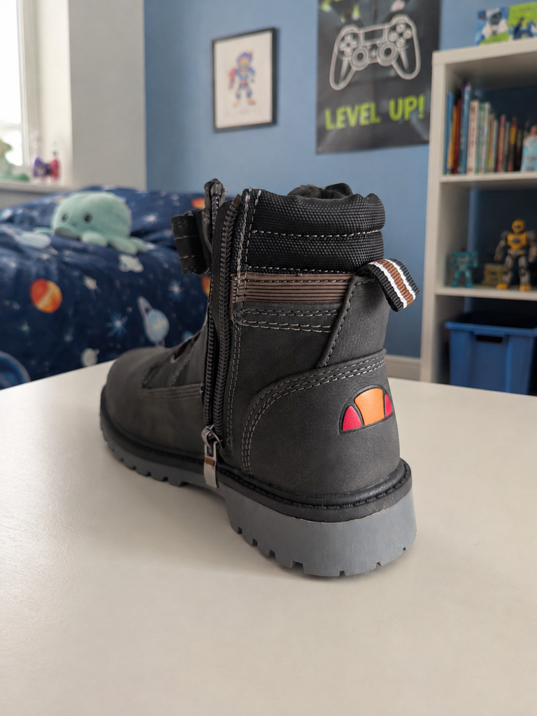 Botas Ellesse Kids Gris Oscuro Talla 33